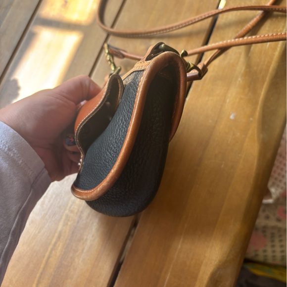 Vintage Dooney & Bourke Small Belt Bag - Picture 5 of 7